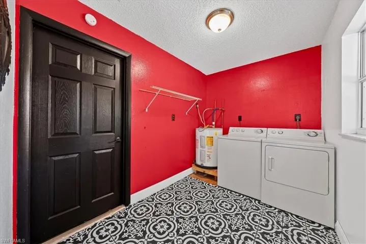 4027  Mindi  AVE, Naples, FL 34112