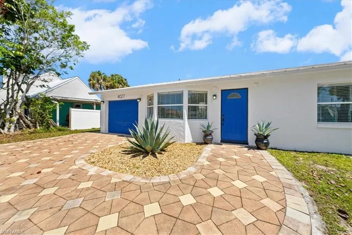 4027  Mindi  AVE, Naples, FL 34112
