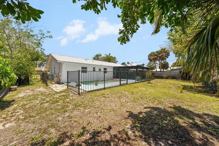 4027  Mindi  AVE, Naples, FL 34112