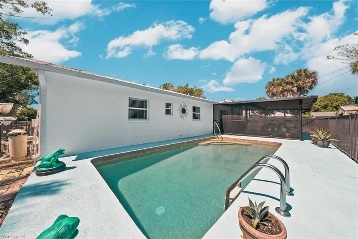 4027  Mindi  AVE, Naples, FL 34112