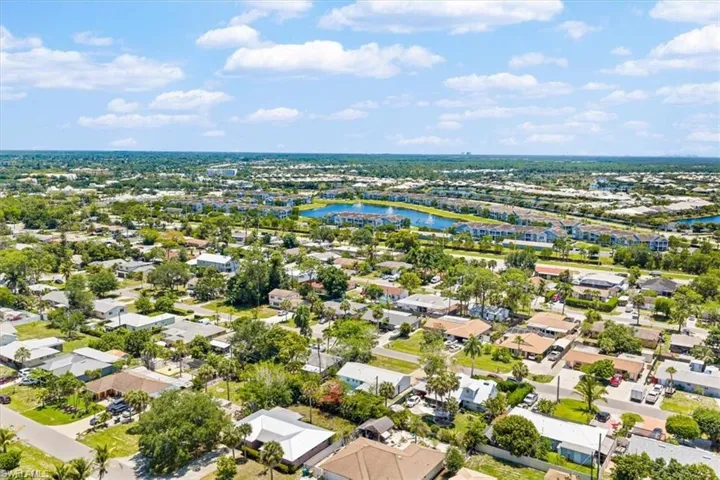 4027  Mindi  AVE, Naples, FL 34112