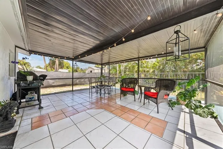 4027  Mindi  AVE, Naples, FL 34112