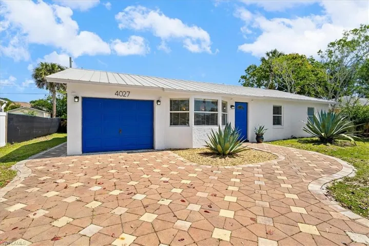 4027  Mindi  AVE, Naples, FL 34112