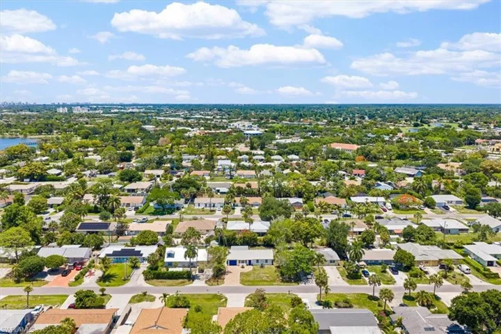 4027  Mindi  AVE, Naples, FL 34112
