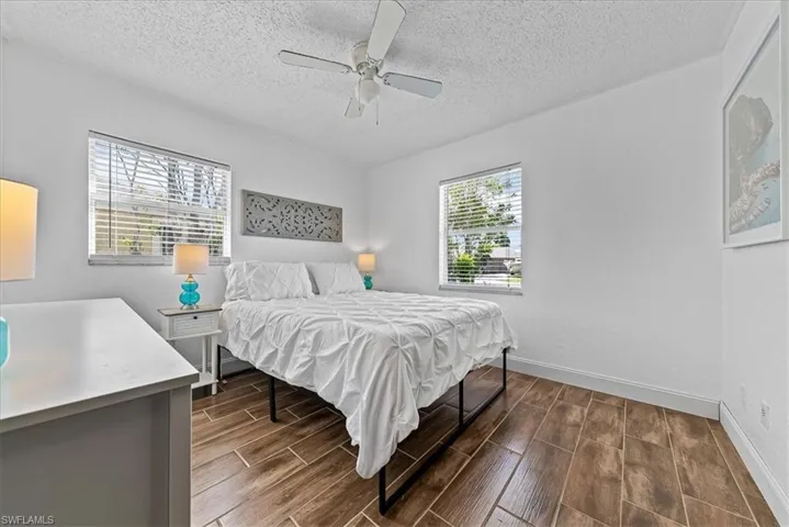 4027  Mindi  AVE, Naples, FL 34112