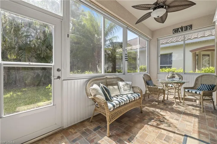 Sunroom / solarium with ceiling fan