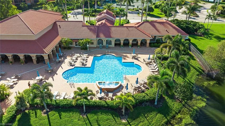 2488 Millcreek Ln 202, Naples, Florida 34119