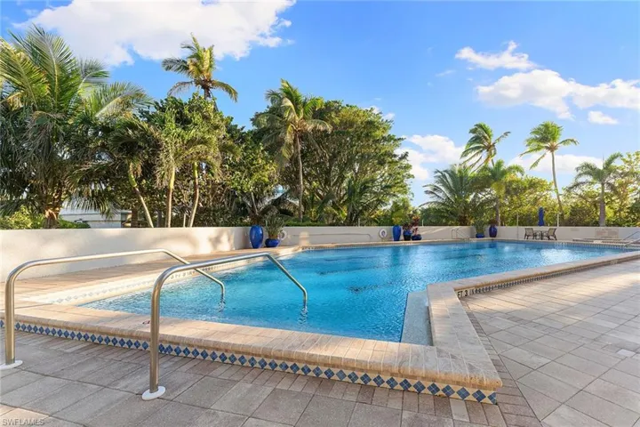 6001  Pelican Bay  BLVD, Naples, FL 34108