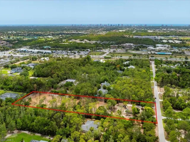 6940  Bottlebrush  LN, Naples, FL 34109
