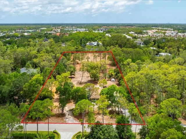 6940  Bottlebrush  LN, Naples, FL 34109