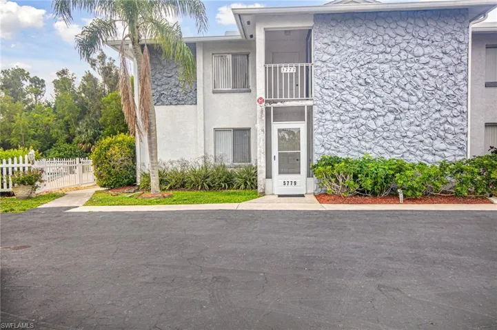 5777  Littlestone  CT, North Fort Myers, FL 33903