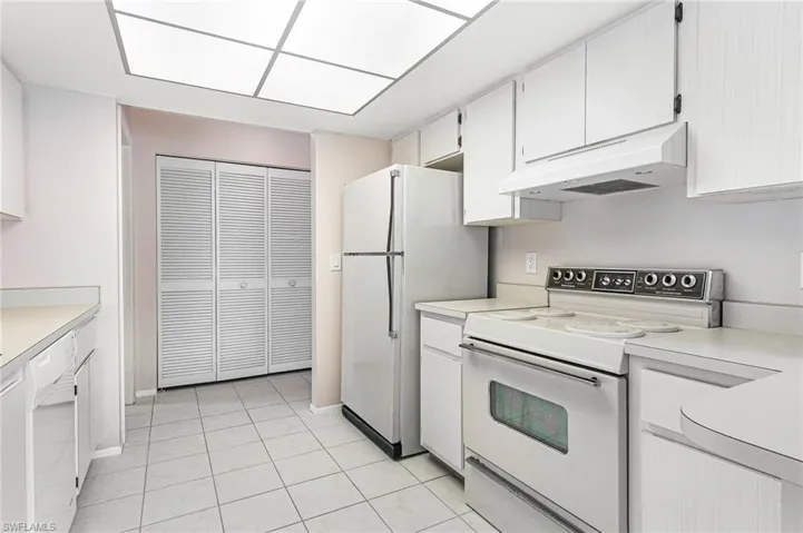 5777  Littlestone  CT, North Fort Myers, FL 33903