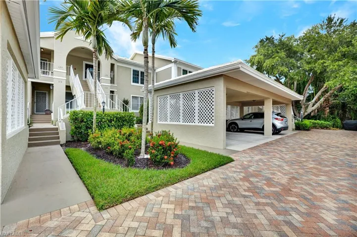 5895  Chanteclair  DR, Naples, FL 34108