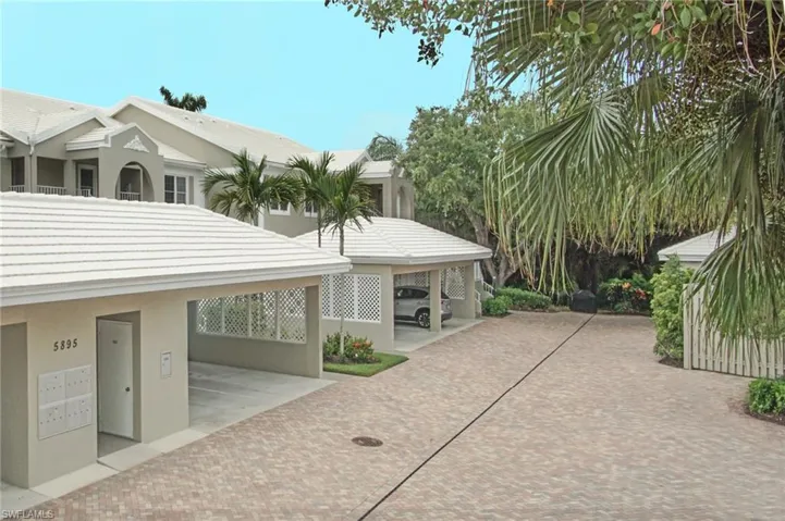 5895  Chanteclair  DR, Naples, FL 34108