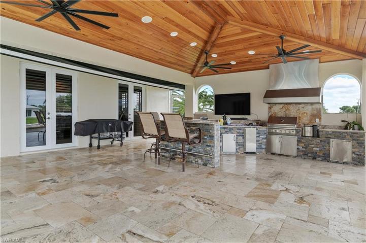 Outdoor Kitchen 26 x 25