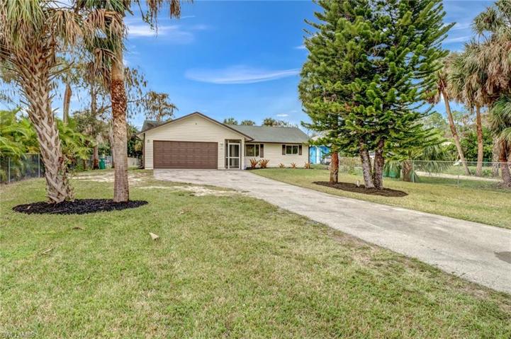 1031  19th SW ST, NAPLES, FL 34117