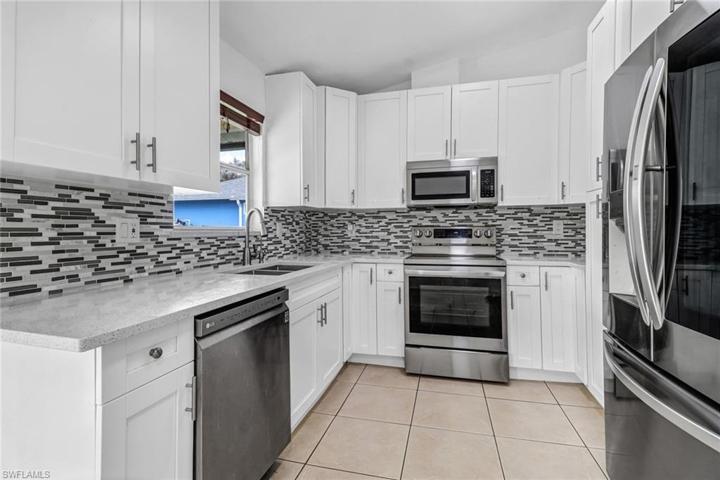 1031  19th SW ST, NAPLES, FL 34117