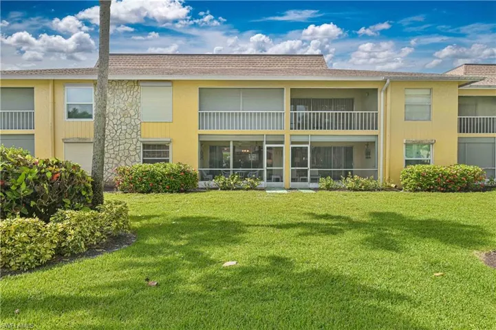 351 Charlemagne Blvd 105a, Naples, Florida 34112