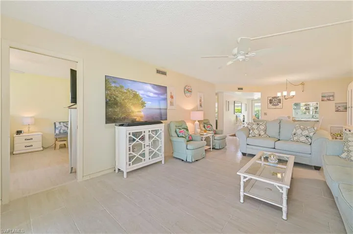 351 Charlemagne Blvd 105a, Naples, Florida 34112