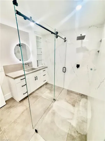 733  Pine Cone  LN, Naples, FL 34104