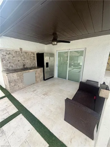 733  Pine Cone  LN, Naples, FL 34104