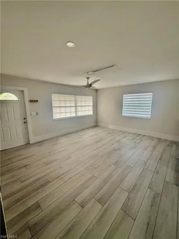 733  Pine Cone  LN, Naples, FL 34104