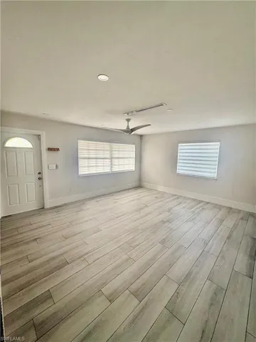 733  Pine Cone  LN, Naples, FL 34104