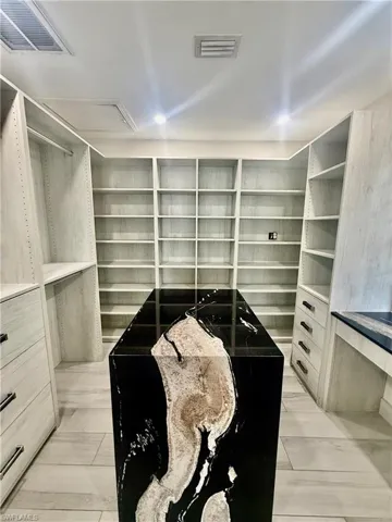 733  Pine Cone  LN, Naples, FL 34104