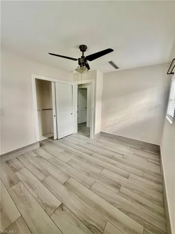 733  Pine Cone  LN, Naples, FL 34104