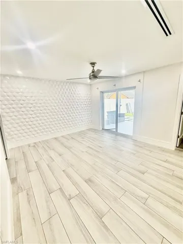 733  Pine Cone  LN, Naples, FL 34104