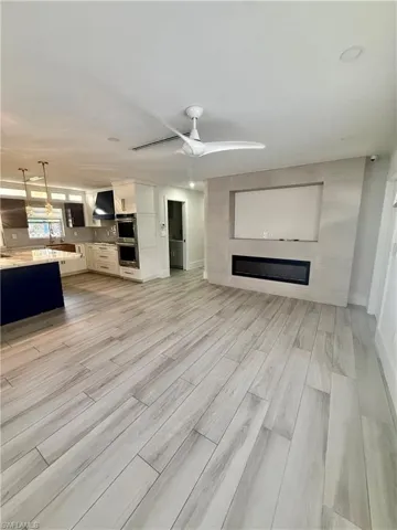 733  Pine Cone  LN, Naples, FL 34104
