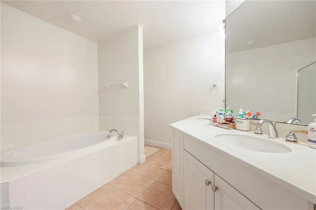 5630 Chelsey LN, Fort Myers, FL 33912,225013655