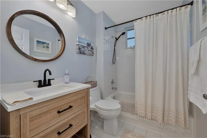 Updated Guest Bathroom with Shower / Bathtub Combination
