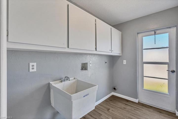 2028 SW 31st TER, CAPE CORAL FL 33914