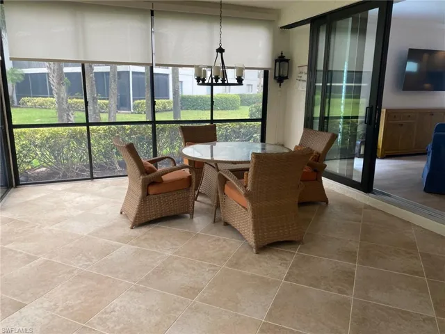 Dining on the Lanai