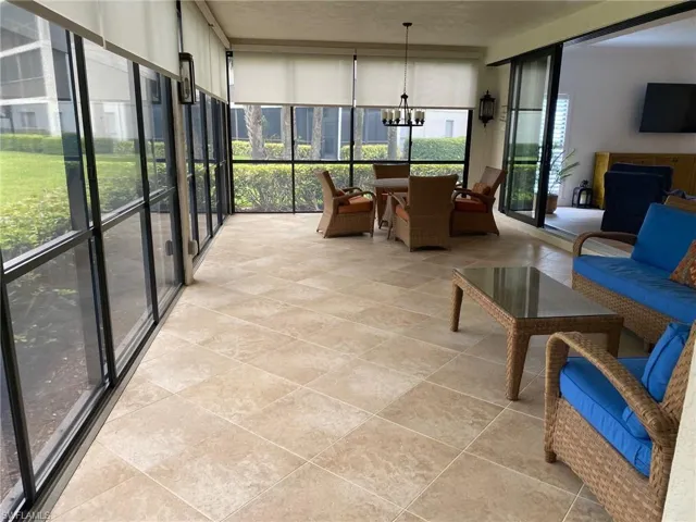 Expansive Lanai