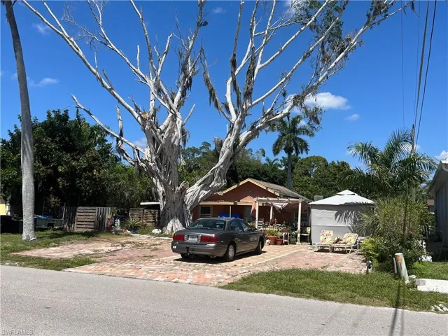 10671  Hampton  ST, Bonita Springs, FL 34135