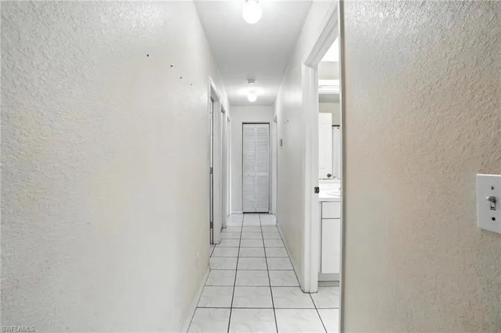 880  4th SE ST, Naples, FL 34117
