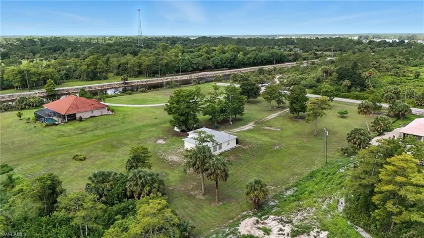880  4th SE ST, Naples, FL 34117