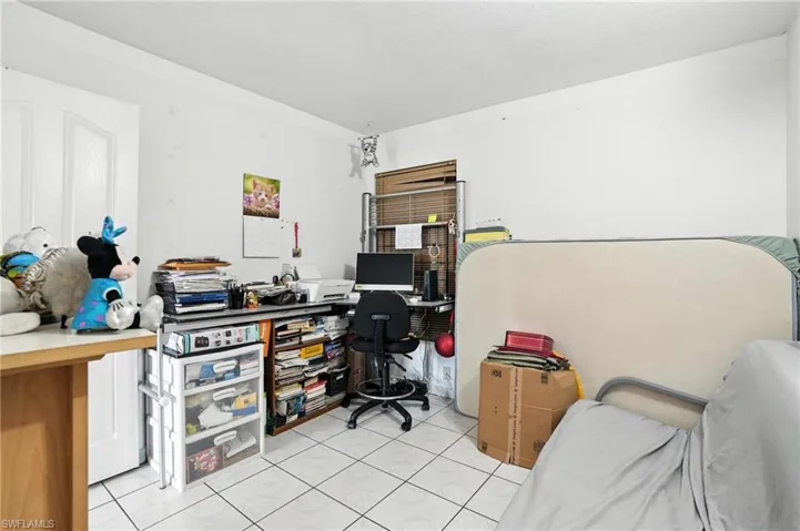 880  4th SE ST, Naples, FL 34117