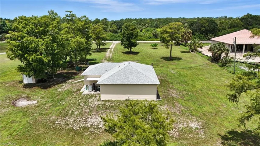880  4th SE ST, Naples, FL 34117