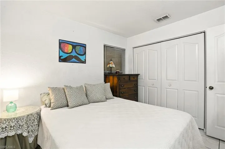 880  4th SE ST, Naples, FL 34117