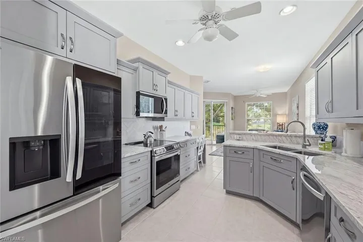 2190 Arielle Dr 901, Naples, Florida 34109