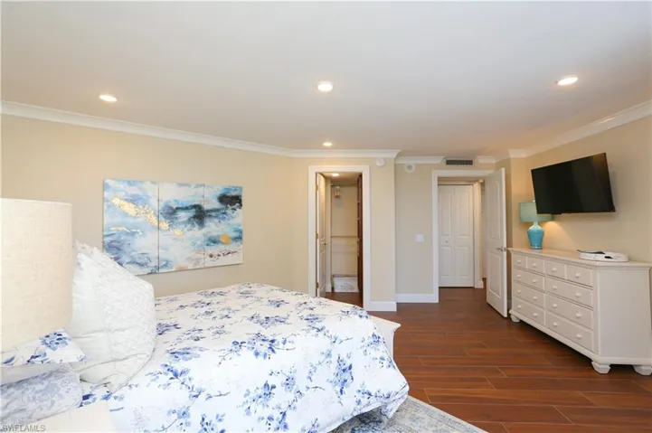 4041  Gulf Shore N BLVD, Naples, FL 34103
