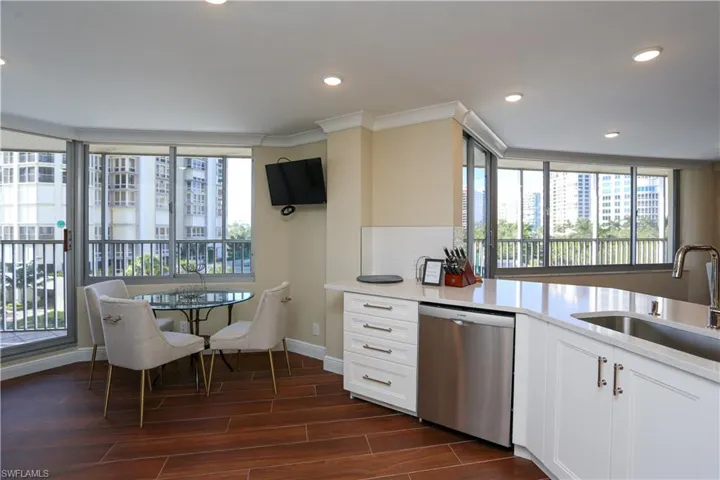 4041  Gulf Shore N BLVD, Naples, FL 34103