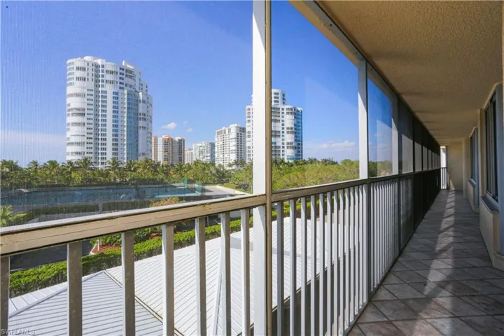 4041  Gulf Shore N BLVD, Naples, FL 34103