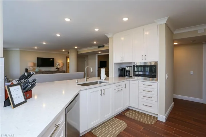 4041  Gulf Shore N BLVD, Naples, FL 34103