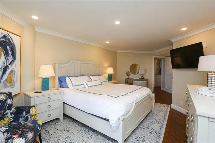 4041  Gulf Shore N BLVD, Naples, FL 34103