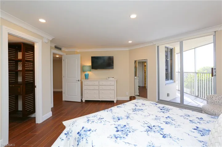 4041  Gulf Shore N BLVD, Naples, FL 34103