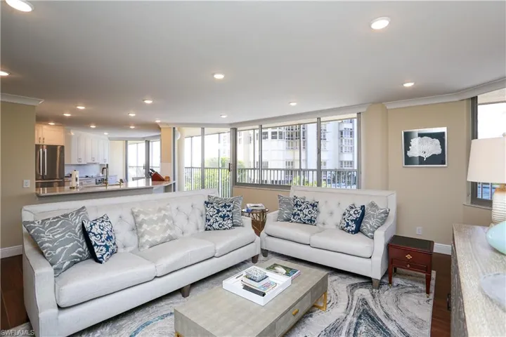 4041  Gulf Shore N BLVD, Naples, FL 34103